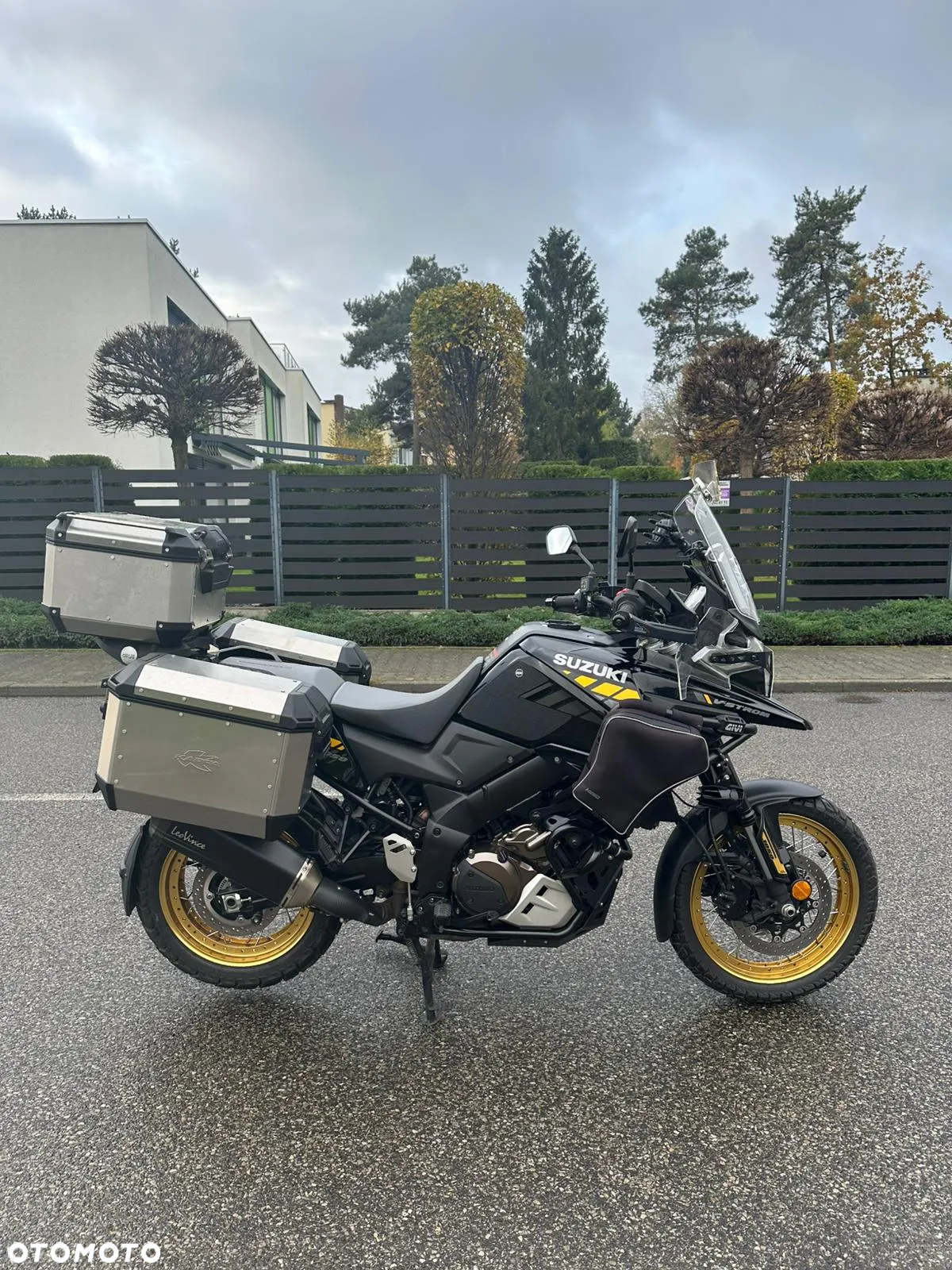 Suzuki V-STROM - 9