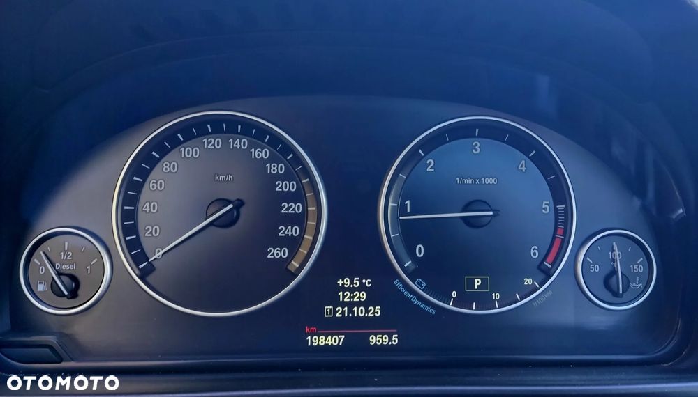 BMW Seria 5 520d Touring Luxury Line - 29