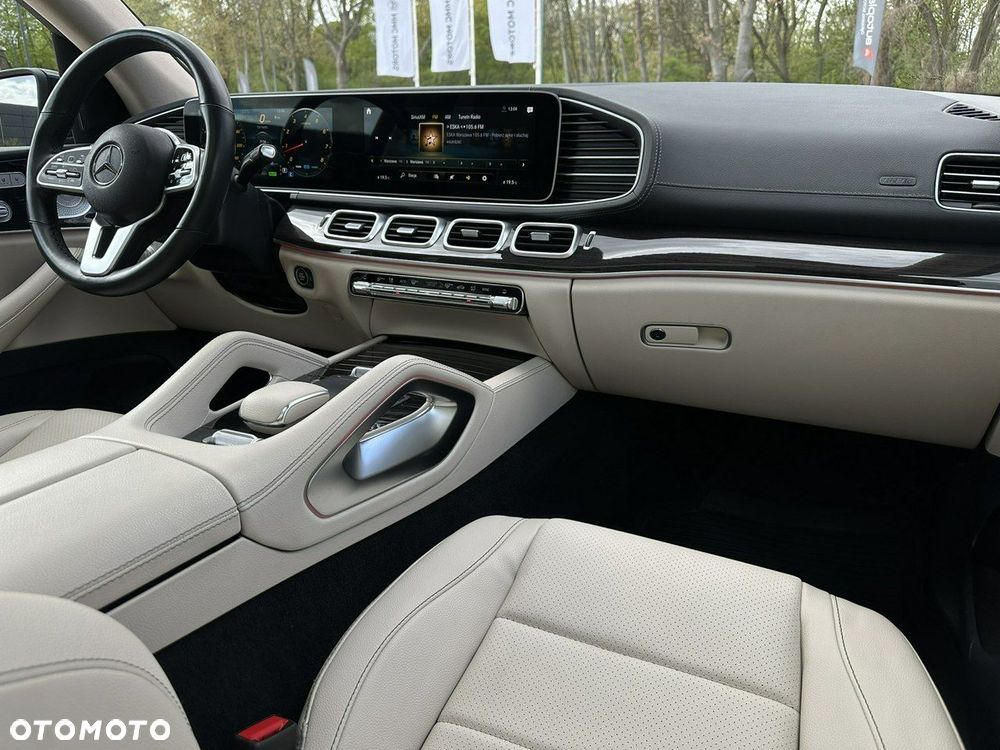 Mercedes-Benz GLS - 29