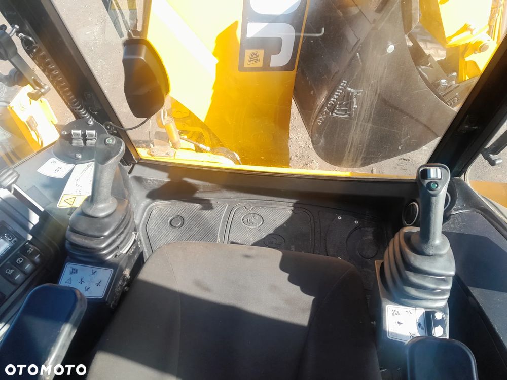 JCB JCB 4CX AEC  2018r - 21