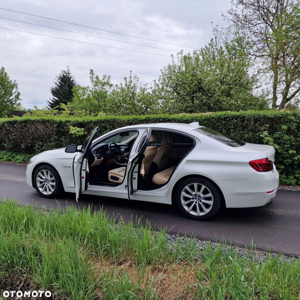 BMW Seria 5 535i Sport-Aut Luxury Line - 2