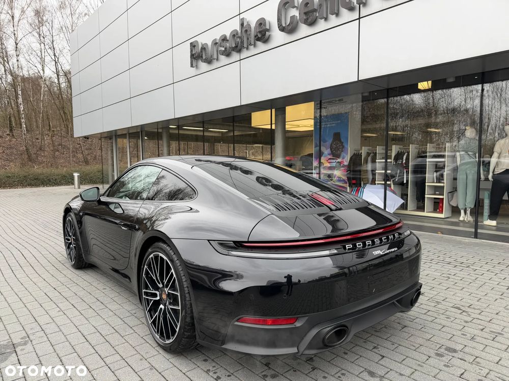 Porsche 911 Carrera - 4