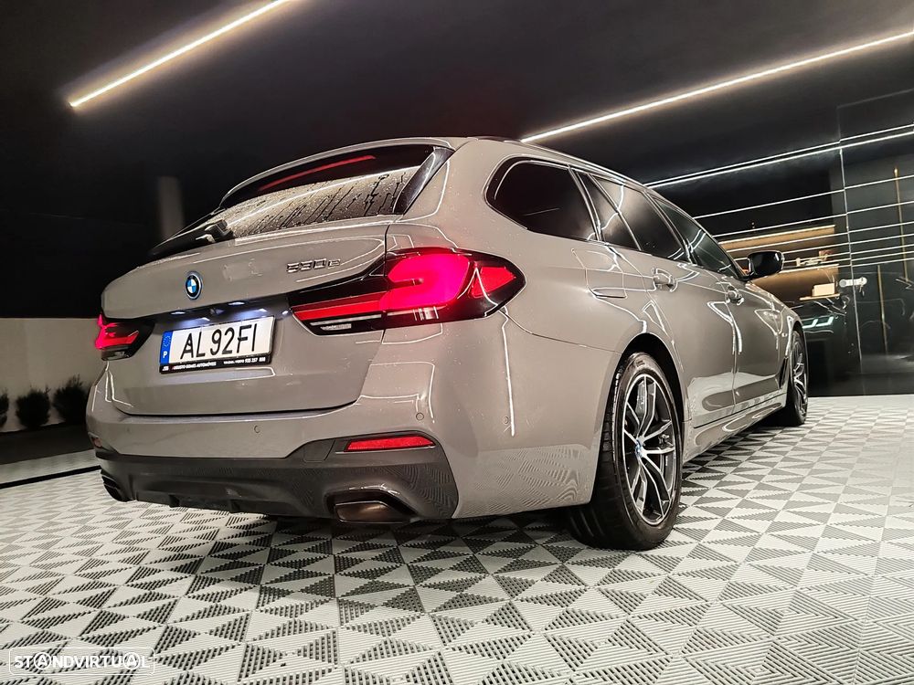 BMW 530 e Pack Desportivo M - 12