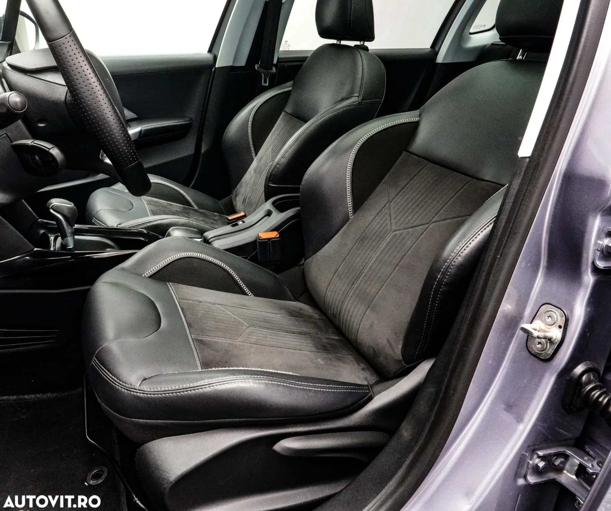 Peugeot 2008 1.2 PureTech Turbo EAT6 S&S Allure - 15