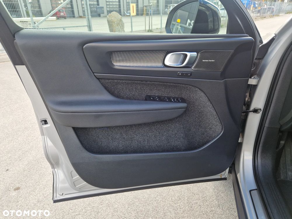 Volvo XC 40 B5 AWD Ultimate Dark - 9