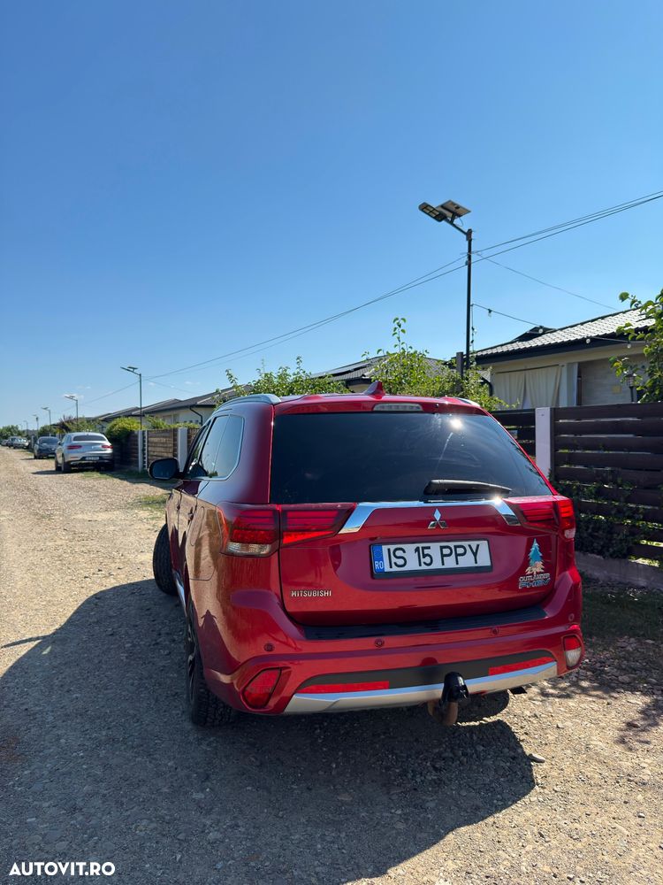 Mitsubishi Outlander 2.0 4WD Plus - 8