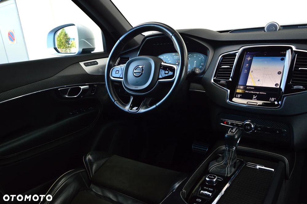 Volvo XC 90 D5 SCR AWD R-Design 7os - 23