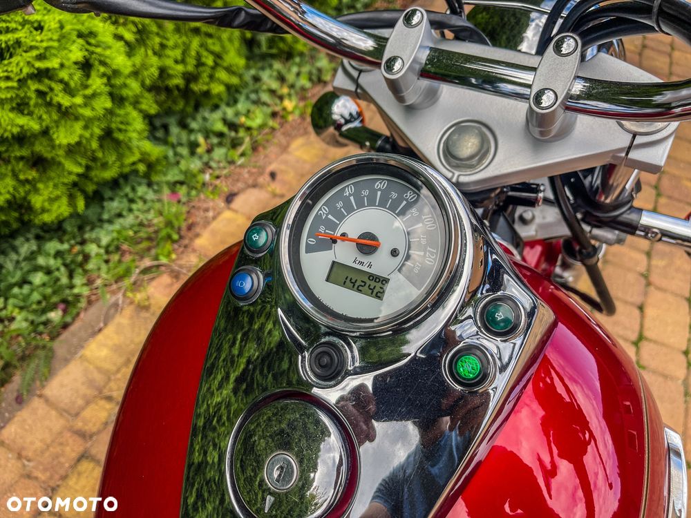 Suzuki Intruder - 12