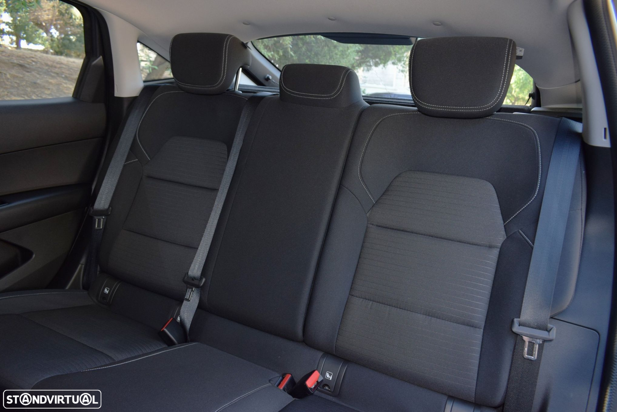 Renault Arkana 1.6 E-Tech Intens - 38