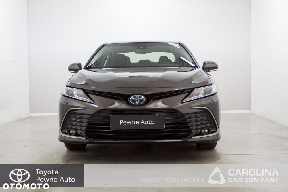 Toyota Camry - 18