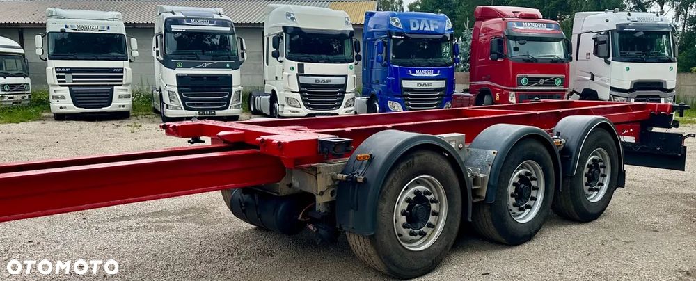 Renders PODKONTENEROWA ROZSUWANA 1x20 2x20 1x35 1x40 1x45 WAGA:5760kg OSIE BPW OŚ PODNOSZONA 2005r - 2