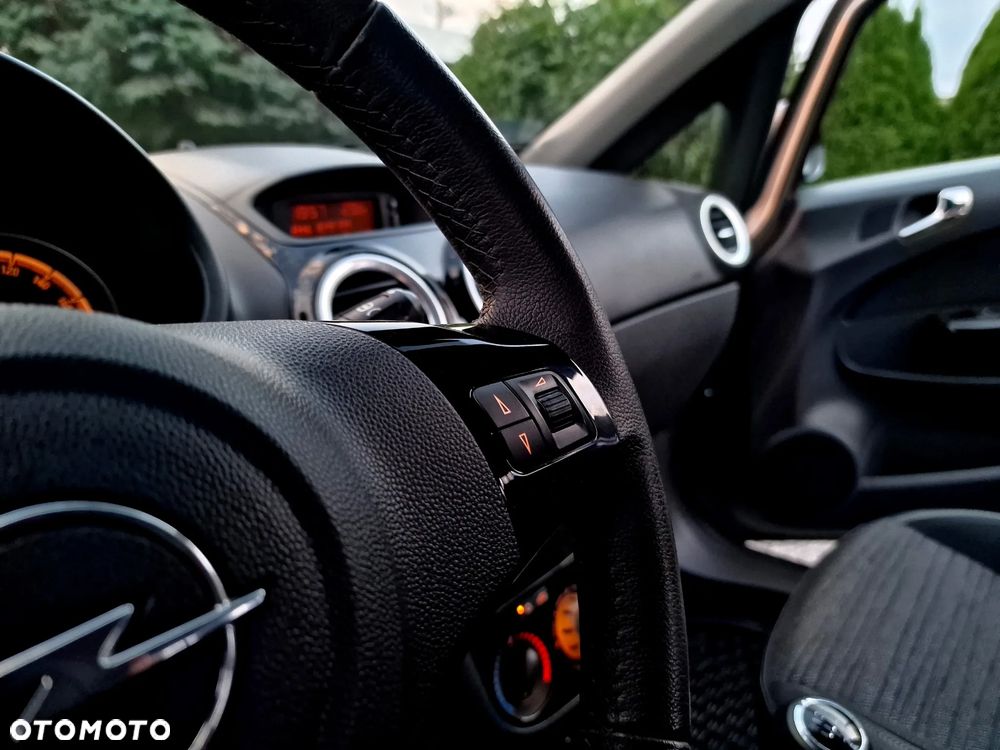 Opel Corsa 1.2 16V Cosmo S&S - 16