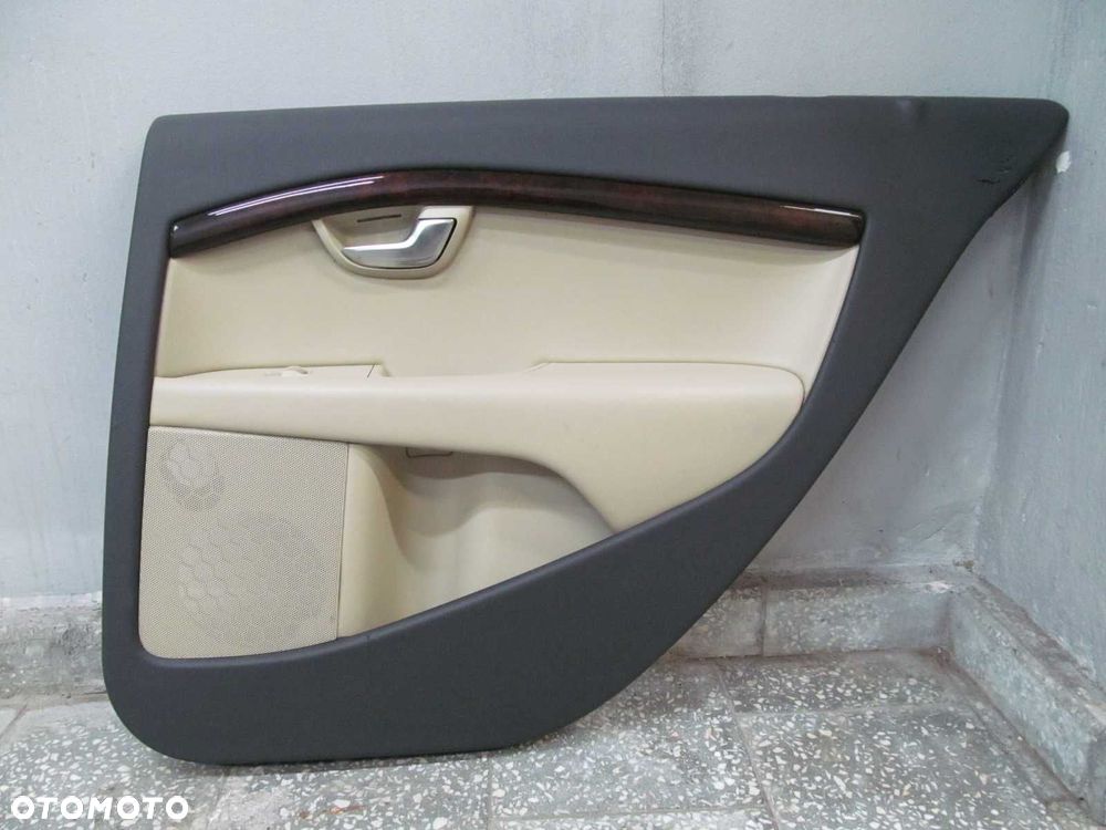 VOLVO S80 II V70 06-13 TAPICERKA BOCZEK DRZWI SKORA TYL PRAWY 8686855 - 1