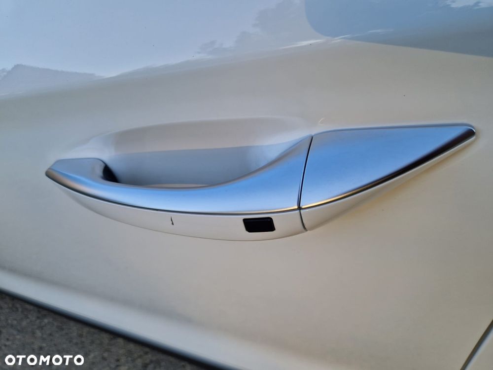Hyundai IONIQ - 33