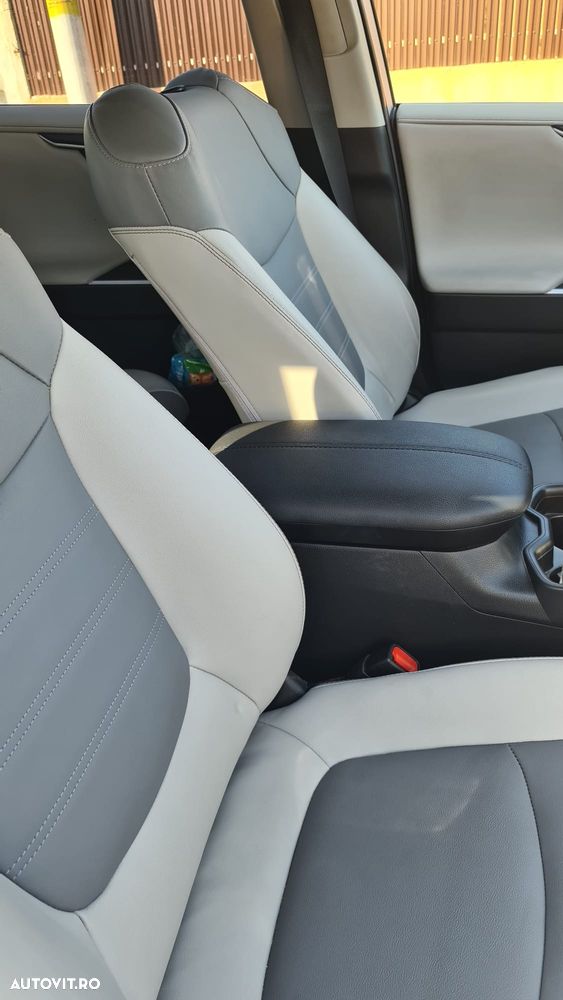 Toyota RAV4 2.5 VVT-iE 4x4 Luxury - 8
