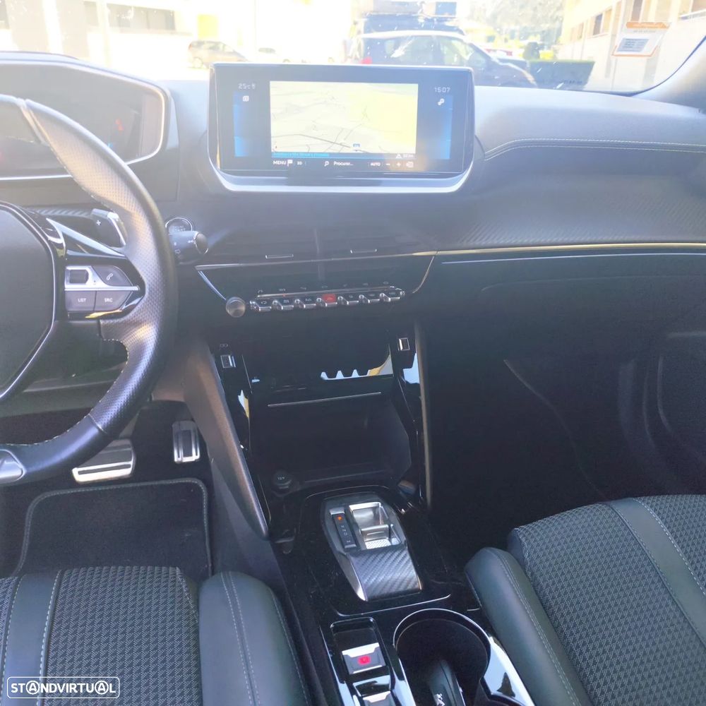 Peugeot 2008 BlueHDi 130 EAT8 GT Pack - 13