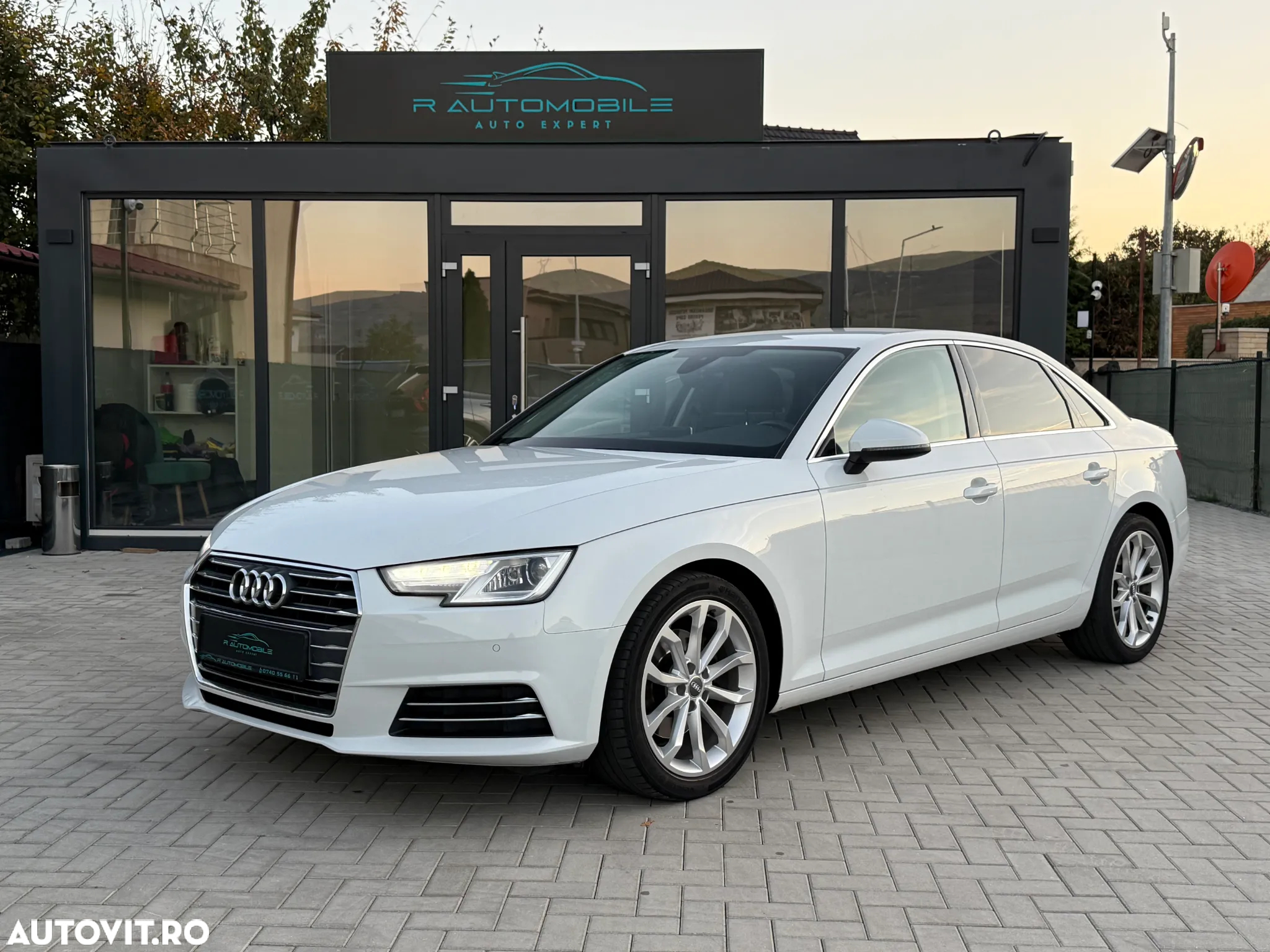 Audi A4 2.0 TDI ultra S tronic Sport - 4