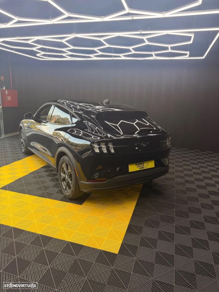 Ford Mustang Mach-E Standard - 10