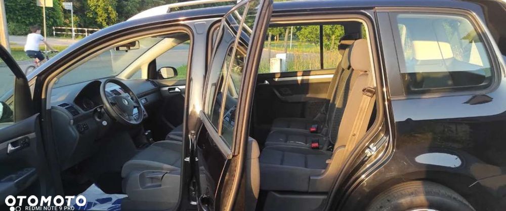 Volkswagen Touran - 13