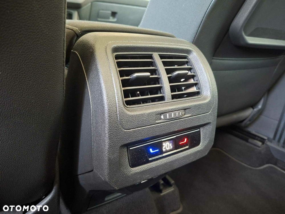 Volkswagen Touran - 24