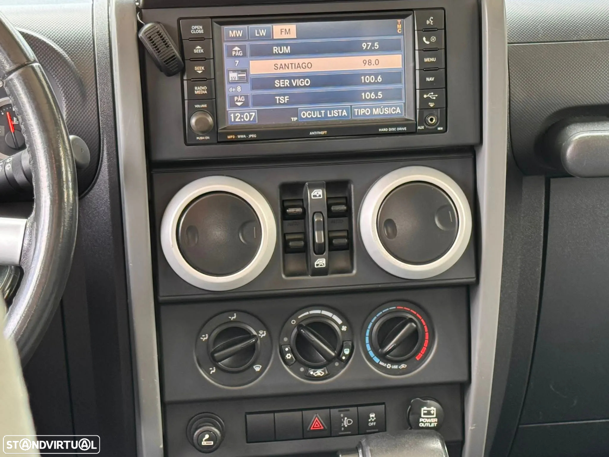 Jeep Wrangler Unlimited 2.8 CRD DPF Auto Sahara - 28