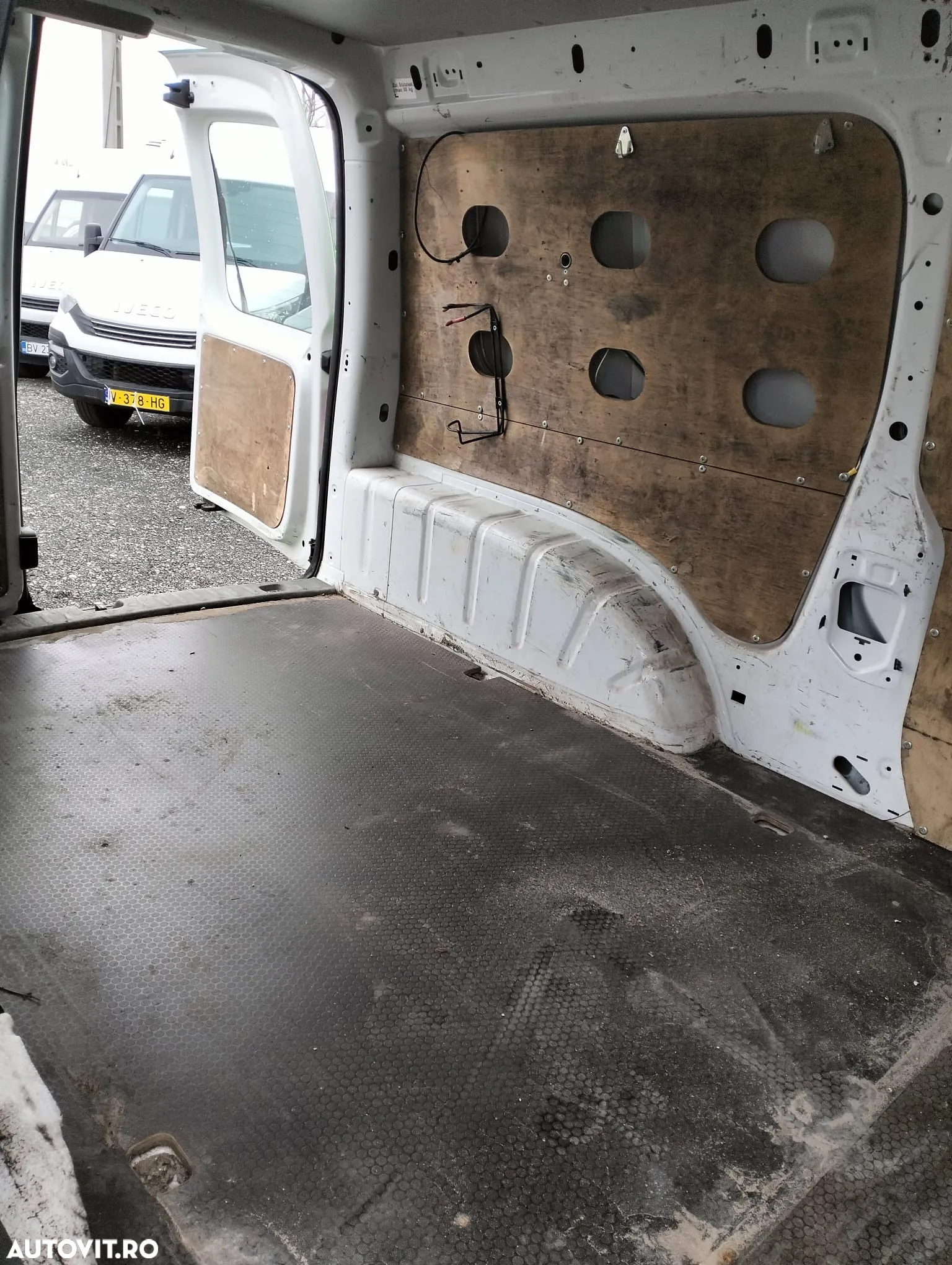 Volkswagen Caddy - 8