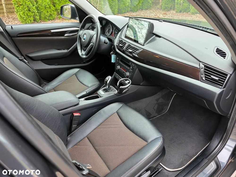 BMW X1 sDrive18d xLine - 23