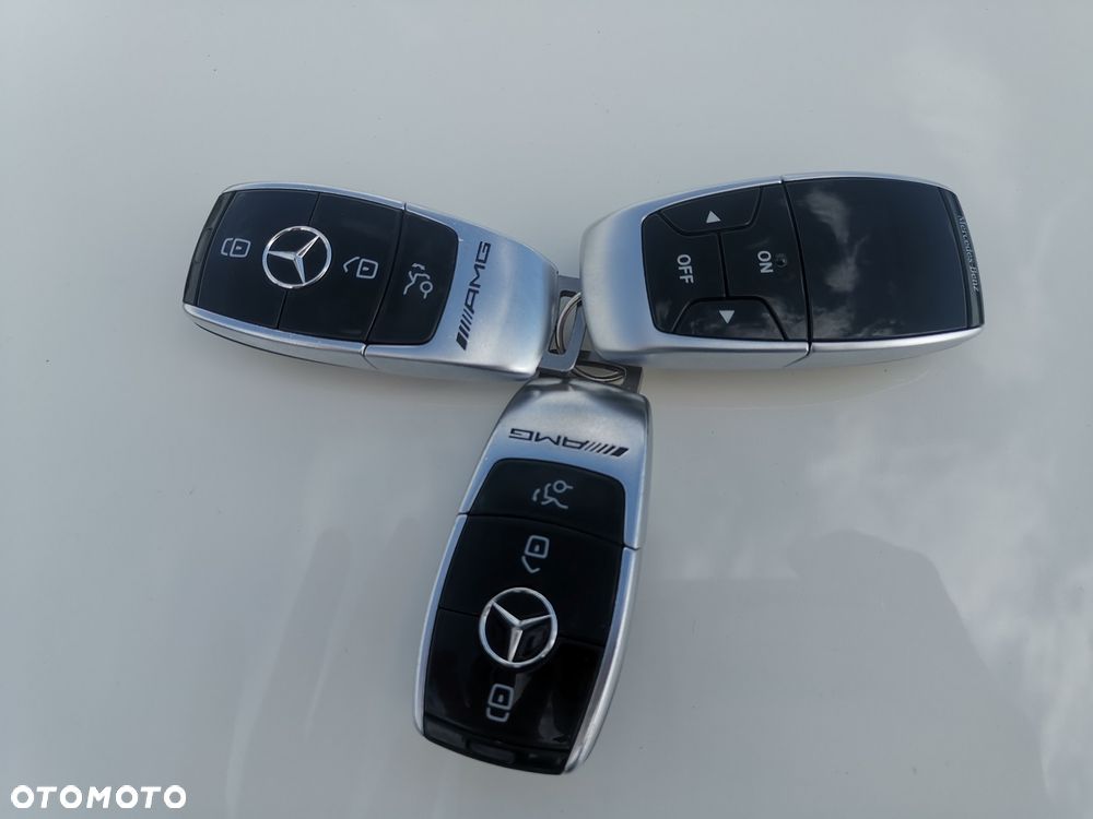 Mercedes-Benz AMG GT 43 4Matic+ 4D Speedshift TCT 9G - 12