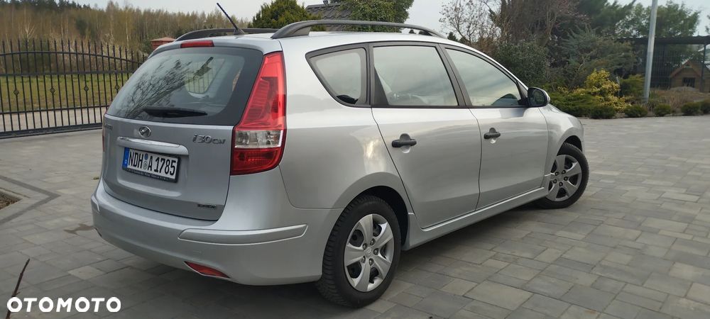 Hyundai i30 i30cw 1.6 CRDi UEFA EURO 2012 Edition - 17