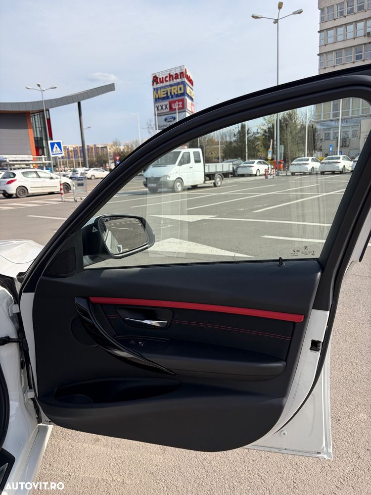 BMW Seria 3 320d Aut. Sport Line - 27
