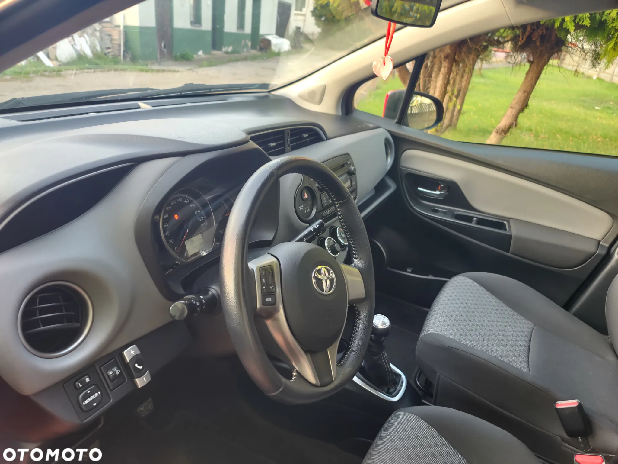 Toyota Yaris 1.0 Active EU6 - 11