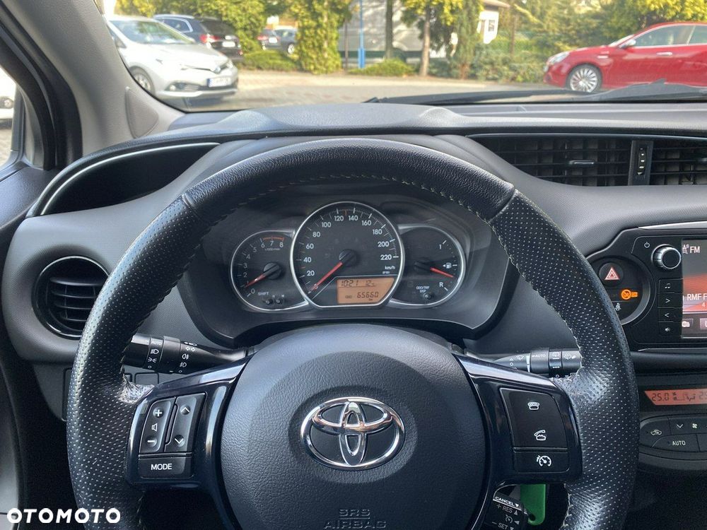 Toyota Yaris - 24