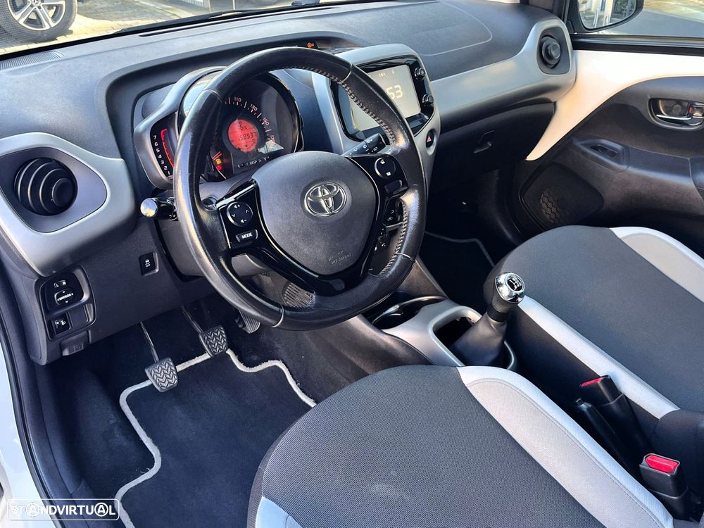 Toyota Aygo 1.0 X-Play+AC+X-Touch - 32