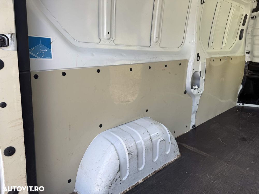 Renault Trafic - 14