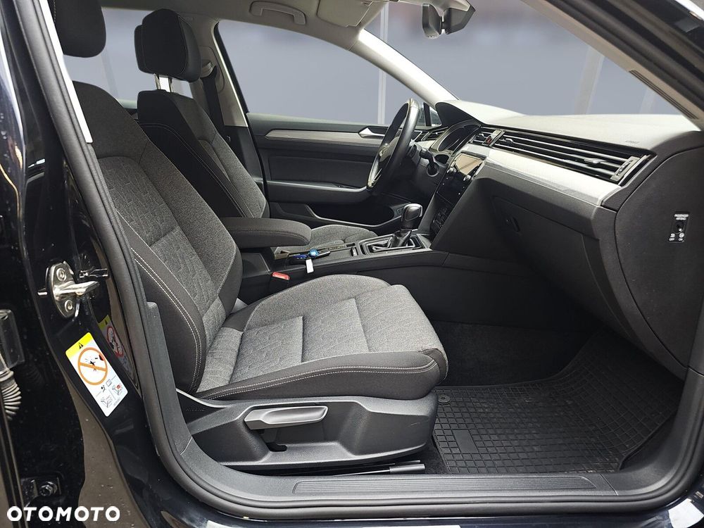 Volkswagen Passat Variant - 11