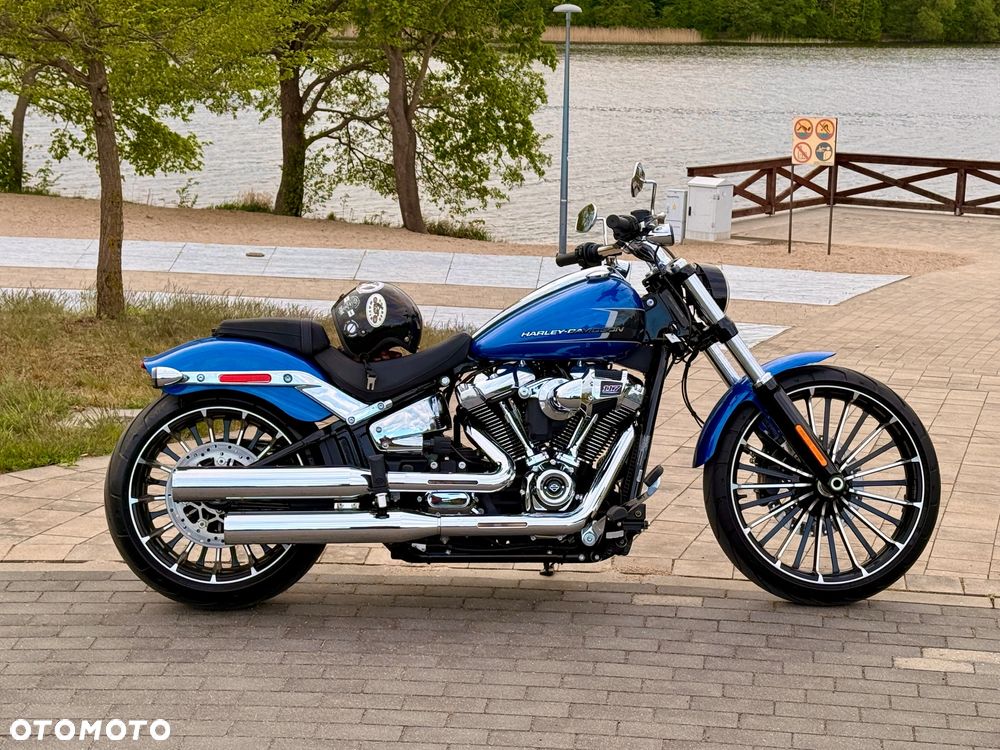 Harley-Davidson Softail Breakout - 25