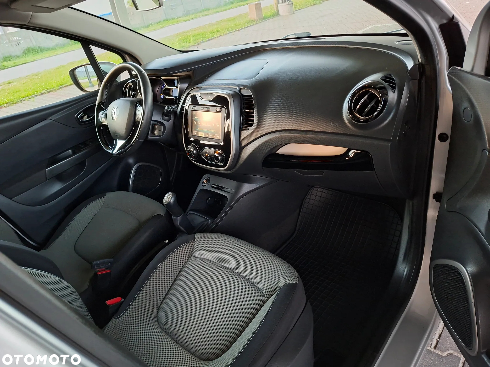 Renault Captur - 24