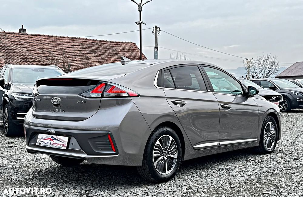 Hyundai IONIQ 1.6 GDI Style - 32