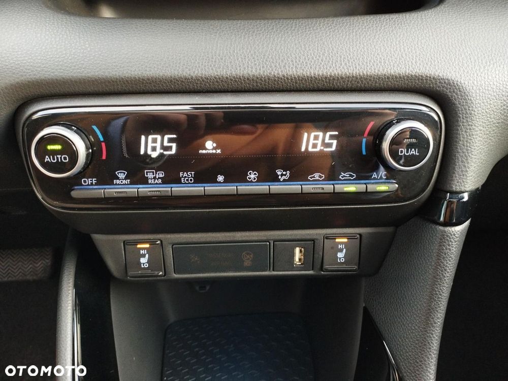 Toyota Yaris Hybrid 1.5 Selection Style - 28