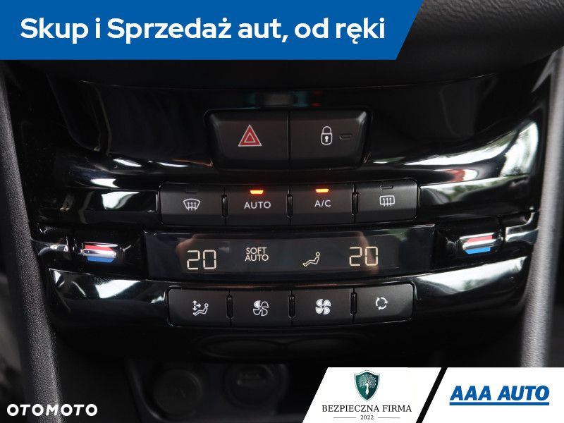 Peugeot 208 - 14
