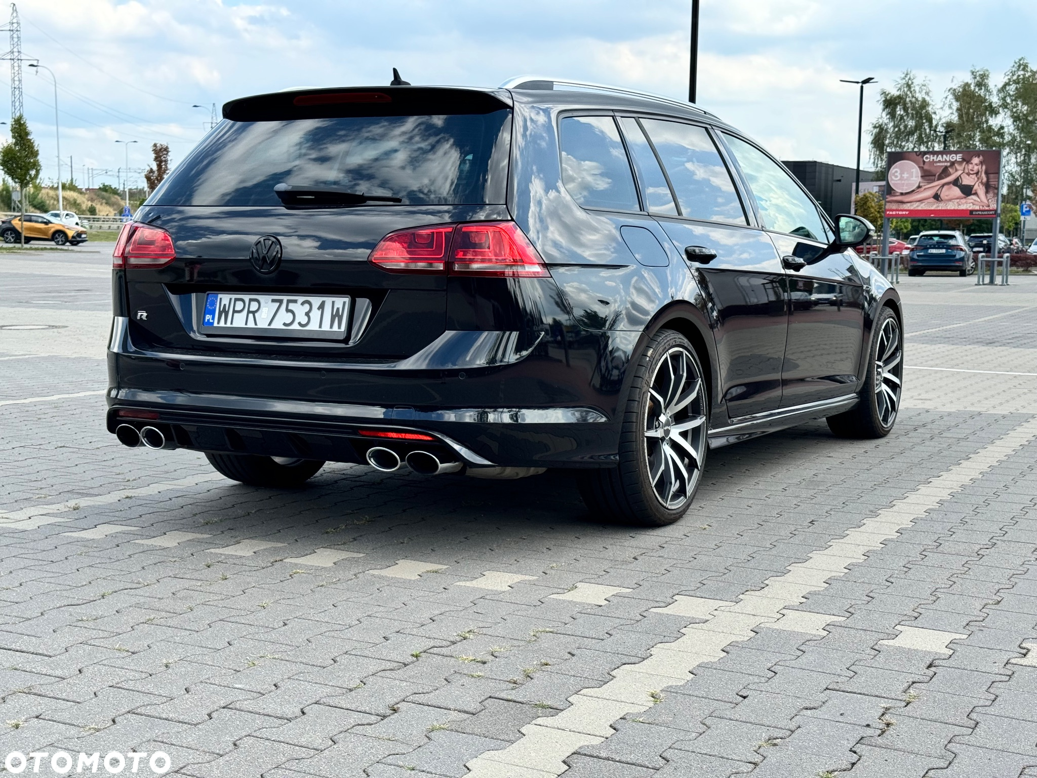 Volkswagen Golf Variant R 4Motion BlueMotion Technology DSG - 11