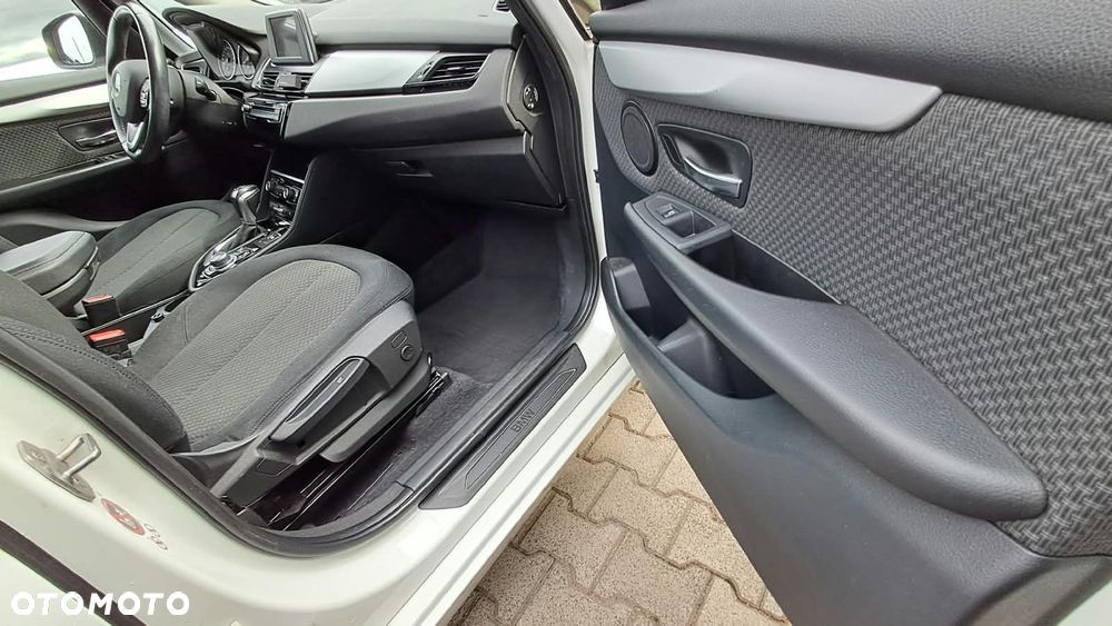 BMW Seria 2 218d Advantage - 12