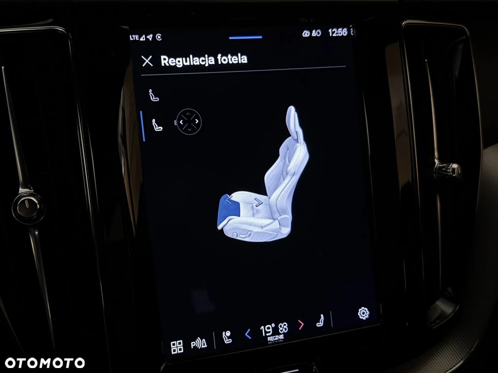 Volvo XC 60 B4 D AWD Plus Dark - 37