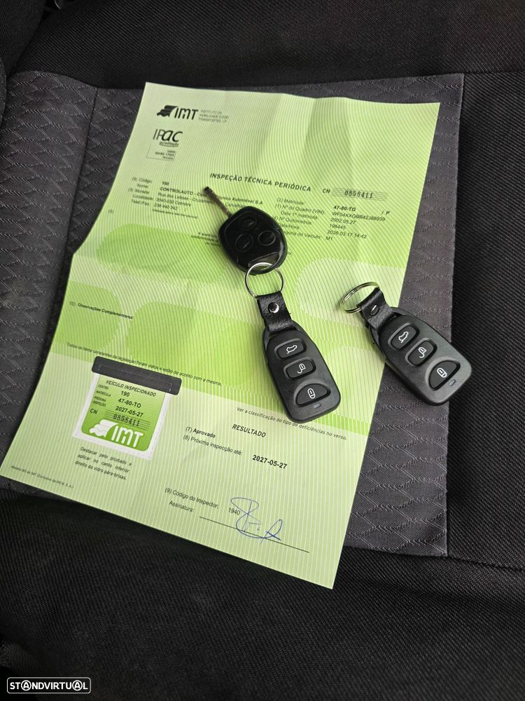 Ford Mondeo 1.8 Trend - 16