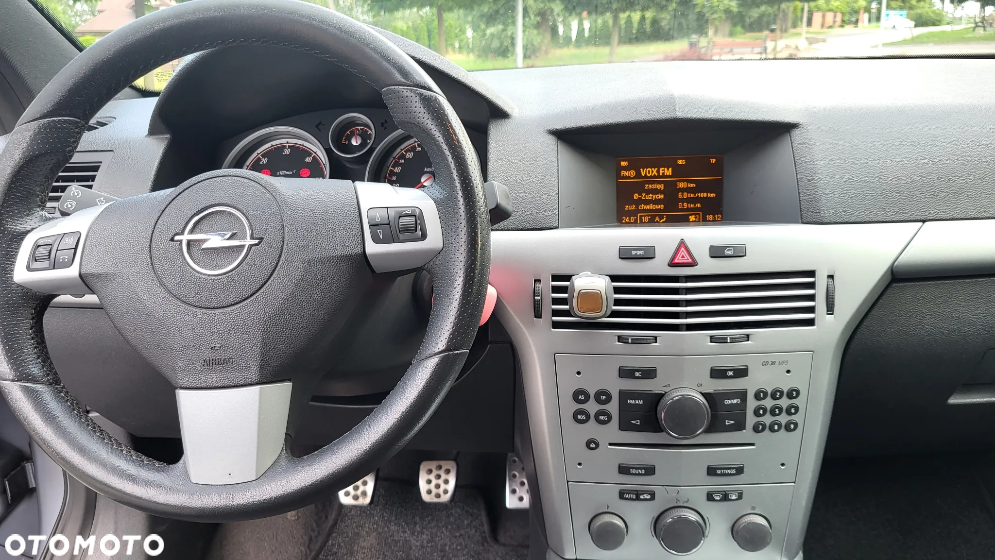 Opel Astra III GTC 1.7 CDTI Essentia - 10