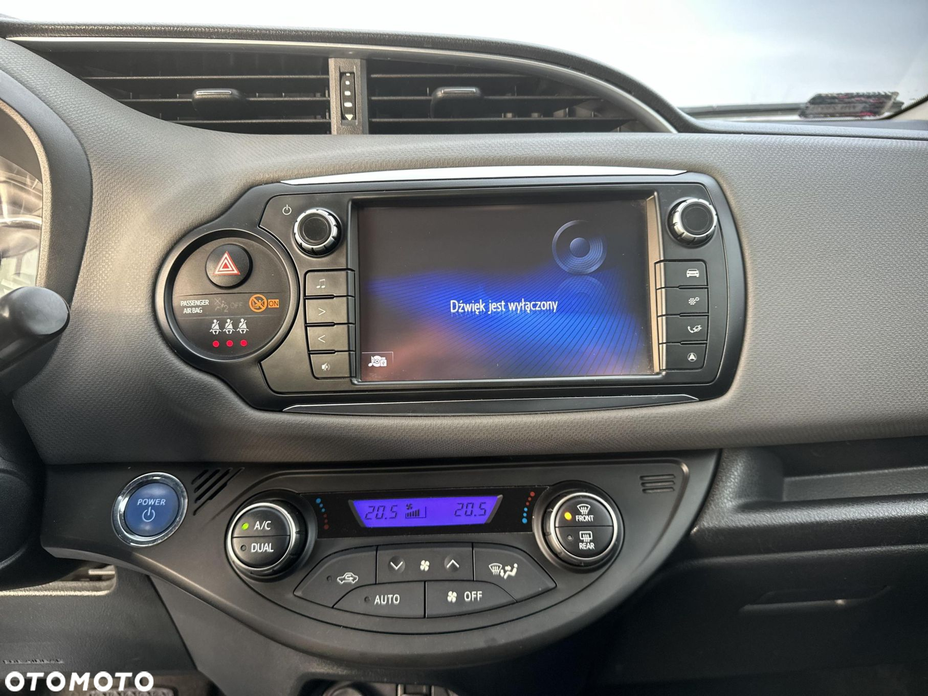 Toyota Yaris - 16