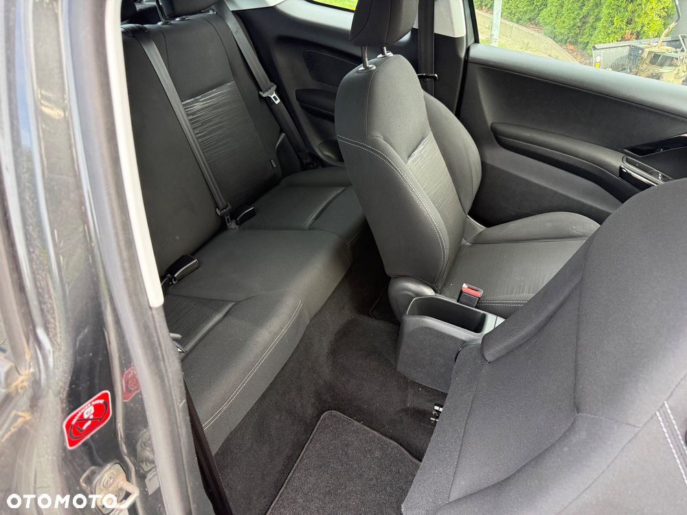 Peugeot 208 - 12