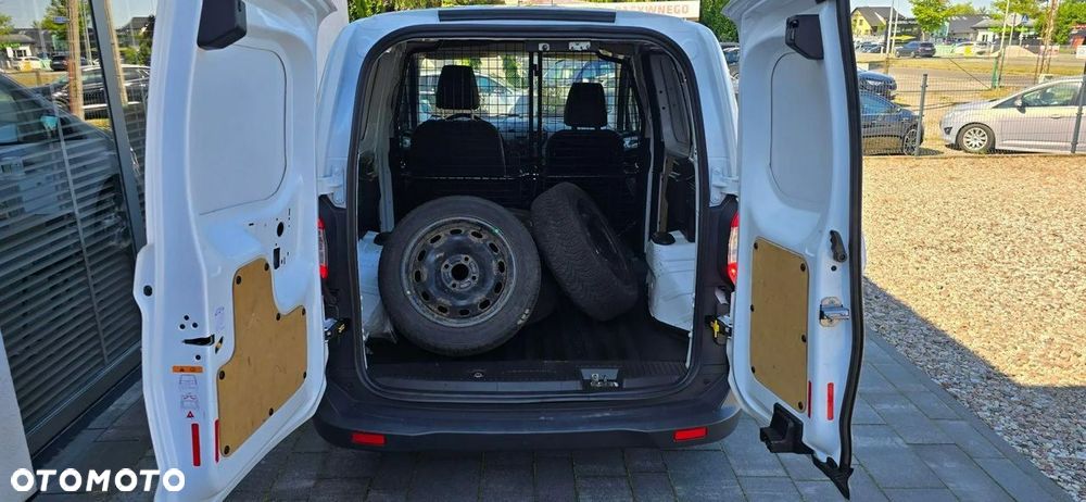 Ford Transit Courier - 16