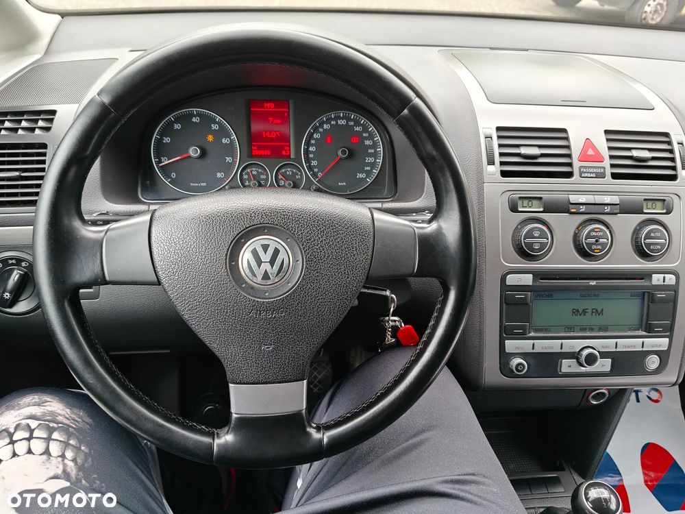 Volkswagen Touran 1.4 TSI Highline Perfectline - 23