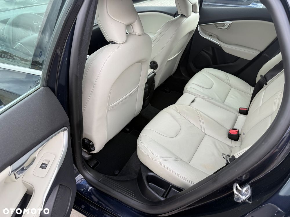 Volvo V40 D4 Summum - 12